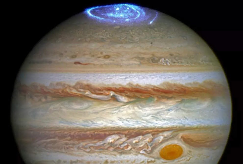 2 NASA See 'Platypus' Jupiter ke Moon Europa par